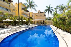 Sleeps 6 Views Beach 1 Block Gated