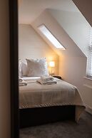 The Deck West Wall - 2 Bedroom Apartment - Tenby