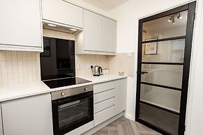 The Deck West Wall - 2 Bedroom Apartment - Tenby