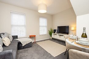 The Deck West Wall - 2 Bedroom Apartment - Tenby