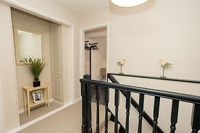 The Deck West Wall - 2 Bedroom Apartment - Tenby
