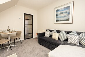 The Deck West Wall - 2 Bedroom Apartment - Tenby
