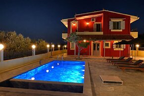 Creta Leisure Escape Private Pool Garden Oasis