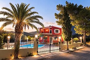 Creta Leisure Escape Private Pool Garden Oasis