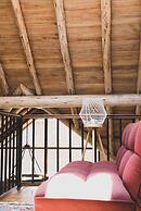 w Serene 2BR Riverside Villa w Nature Views