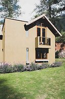 w Serene 2BR Riverside Villa w Nature Views