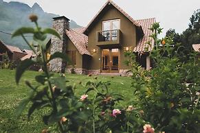 w Sleek 3BR Villa w Fireplace in Sacred Valley