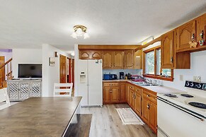1 Mi to Dtwn Nantucket! Family Getaway w/ Deck