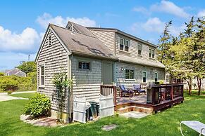 1 Mi to Dtwn Nantucket! Family Getaway w/ Deck