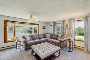 1 Mi to Dtwn Nantucket! Family Getaway w/ Deck