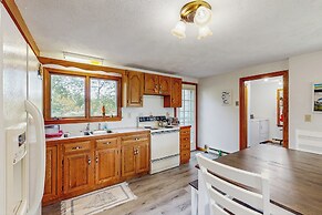 1 Mi to Dtwn Nantucket! Family Getaway w/ Deck