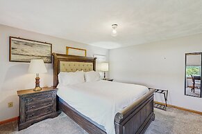 1 Mi to Dtwn Nantucket! Family Getaway w/ Deck