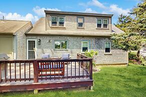 1 Mi to Dtwn Nantucket! Family Getaway w/ Deck