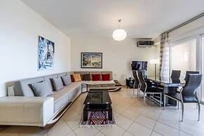Bright Sunny Apartment Beach Access