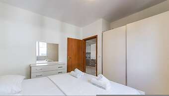 Bright Sunny Apartment Beach Access