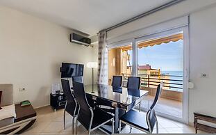 Bright Sunny Apartment Beach Access