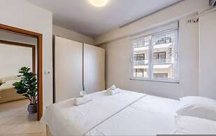 Bright Sunny Apartment Beach Access