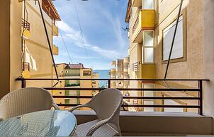 Bright Sunny Apartment Beach Access