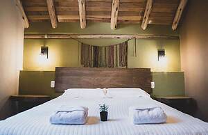 w Tranquil 2BR Riverside Villa in Sacred Valley