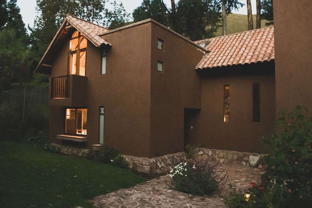 w Tranquil 2BR Riverside Villa in Sacred Valley