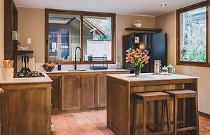 w Tranquil 2BR Riverside Villa in Sacred Valley