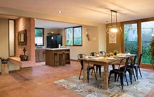 w Tranquil 2BR Riverside Villa in Sacred Valley