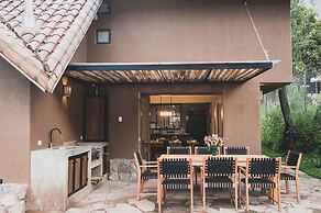 w Tranquil 2BR Riverside Villa in Sacred Valley