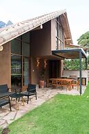 w Tranquil 2BR Riverside Villa in Sacred Valley