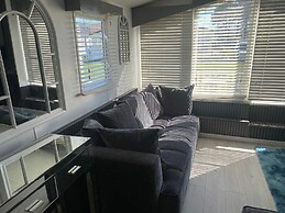 Lido Beach Holiday Park - Holiday Accommodation 7253