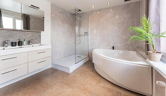 The Rose Suites
