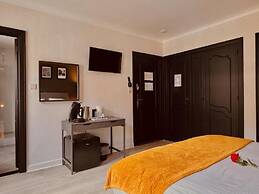 The Rose Suites