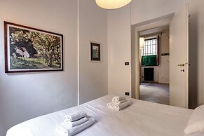 Casine Apartment by Mamo Florence