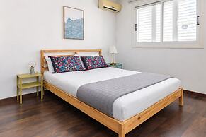 Cosy Bright Balcony Suite