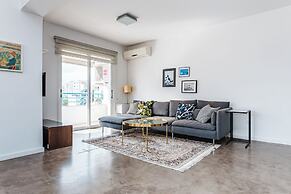 Cosy Bright Balcony Suite