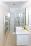 Cosy Bright Balcony Suite