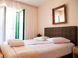Franov Butique Residence