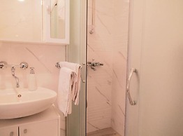 Franov Butique Residence