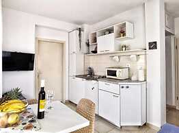 Monika Seaside Apartment