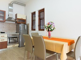 Stone Haven Apartment