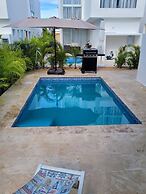 Damani Modern Pool Villa Escape