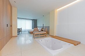 Hotel Iconik