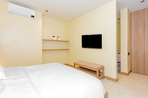 Hotel Iconik