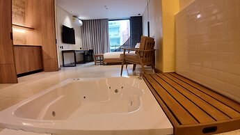 Hotel Iconik