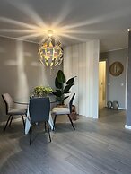 Faro Modern by Homing