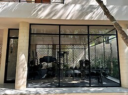 Tropical Studio Pool Gym C6