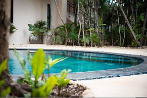 Tropical Studio Pool Gym C6