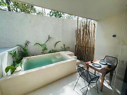 Jungle View Studio S11 Private Jacuzzi Pool