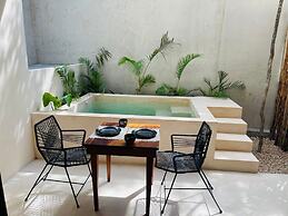 Jungle View Studio S11 Private Jacuzzi Pool
