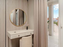 Luxury Apartments & Suites Dijan