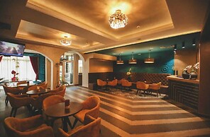 Decenija Hotel & Restaurant